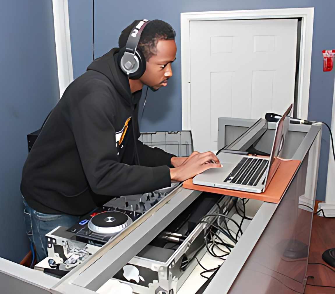 Mixing on air, College